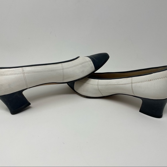 VAN ELI Vintage Navy and Ivory Pumps size 9N - Picture 7 of 12